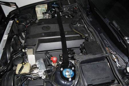 Rozpórka BMW 3 E34 Czarna