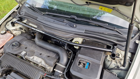 Strut Bar Volvo C30 Black