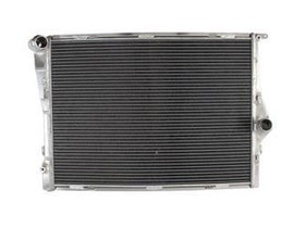 Sportowa chłodnica wody BMW E92 M3 V8